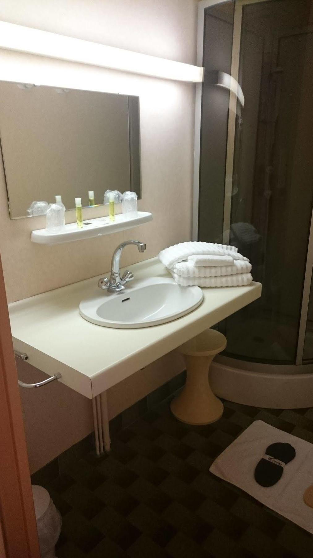 Brit Hotel Du Ban Chaudes-Aigues Εξωτερικό φωτογραφία