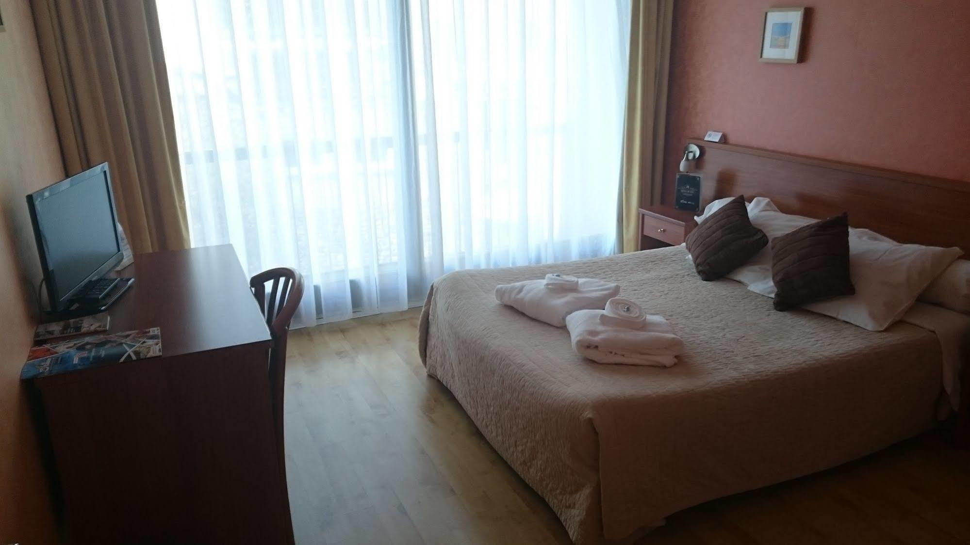 Brit Hotel Du Ban Chaudes-Aigues Εξωτερικό φωτογραφία